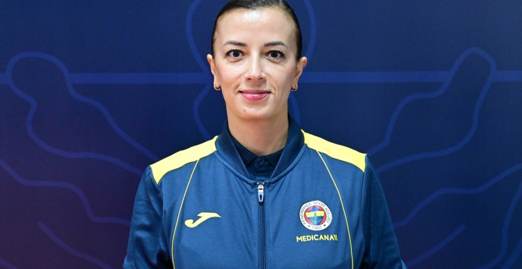 Pelin Çelik'ten Voleybol İki Yüzlü Başarı