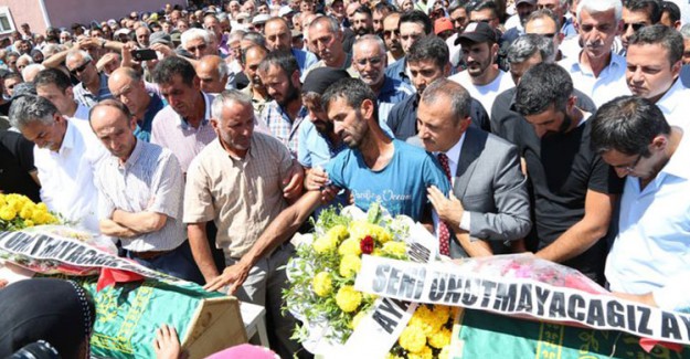 PKK Patlayıcısıyla Hayatını Kaybeden Ayaz ve Nupelda Kardeşler Toprağa Verildi 