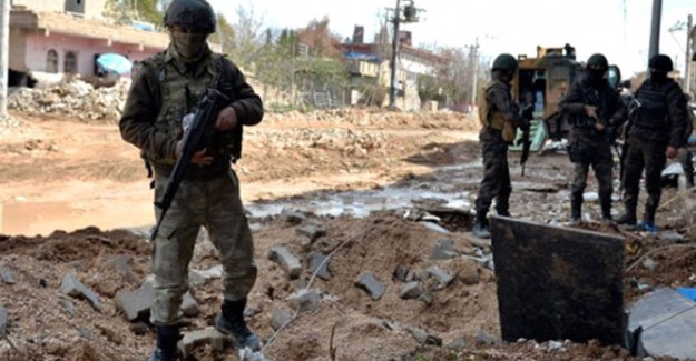 PKK'lı Teröristler Dozer Operatörünü Şehit Etti