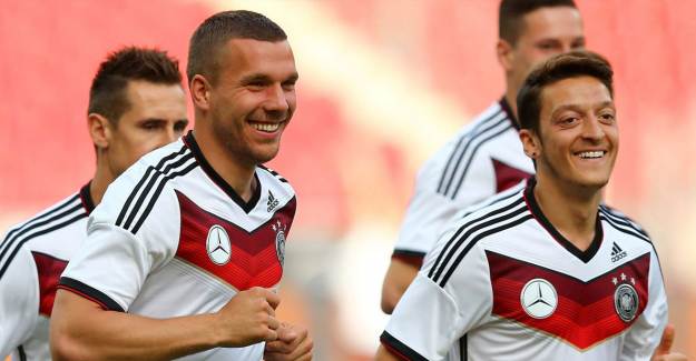 Podolski: 'Mesut Özil'in Durumunda Kazanan Yok'