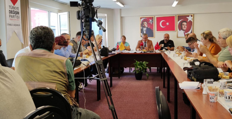 Polat: Allah, Türkiye’ye Hizmetin Dışında Bir Şey Bize Nasip Etmesin