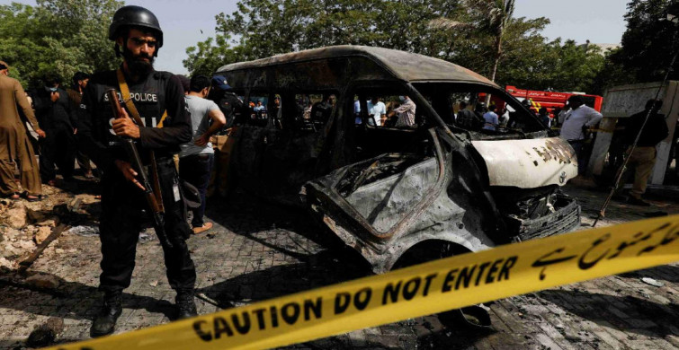 Polis aracına intihar saldırısı düzenlendi: Çok sayıda ölü var