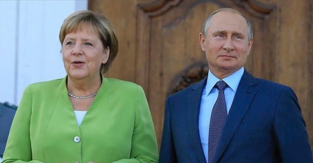 Putin ile Merkel Libya Meselesini Görüştü