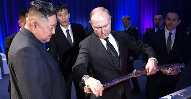 Putin, Kuzey Kore Lideri Kim'in Hediyesini 1 Rubleye Satın Aldı