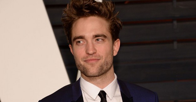 Robert Pattinson Kız Arkadaşıyla El Ele Görüntülendi