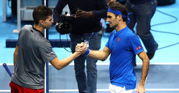 Roger Federer, Dominic Thiem’i Rahat Geçti!