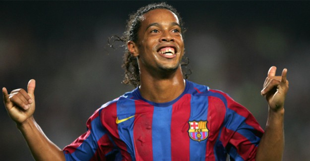 Ronaldinho Futbola Geri Dönüyor! İşte Yeni Takımı!