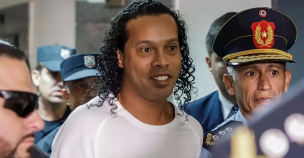 Ronaldinho Hapiste İlk Telefon Hakkında Eski Takım Arkadaşını Aradı