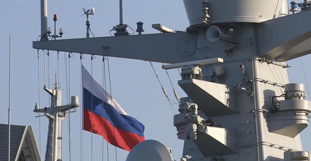 Rus Denizciler Korsanlar Tarafından Rehin Alındı