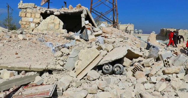 Rus Savaş Uçakları İdlib'i Vurdu: 3 Ölü