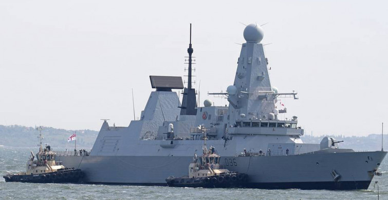 Ruslar ve İngilizler, Karadeniz'de 'Savaş Gemileri' Oyunu Oynuyor