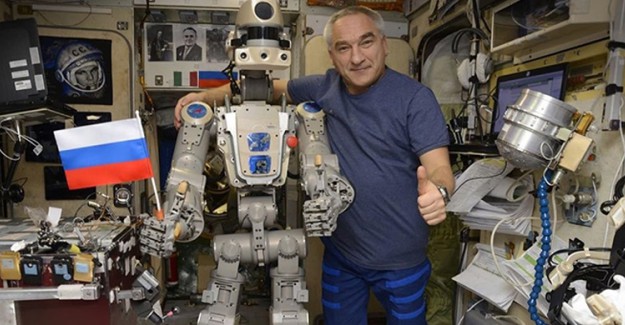 Rusların Uzaya Gönderdiği İlk İnsansı Robot Dünya'ya Döndü