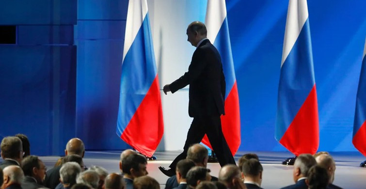 Rusya Başbakanı Medvedev'den 'İstifa' Açıklaması
