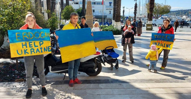 Rusya-Ukrayna savaşı için Cumhurbaşkanı Erdoğan umut oldu! Ukraynalılar pankartlarla yardım istedi