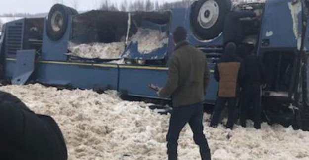 Rusya'da Otobüs Devrildi: 7 Ölü 