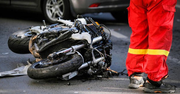 Sakın Kaskı Çıkarmayın! Motosiklet Kazasında İlk Yardım Kuralları