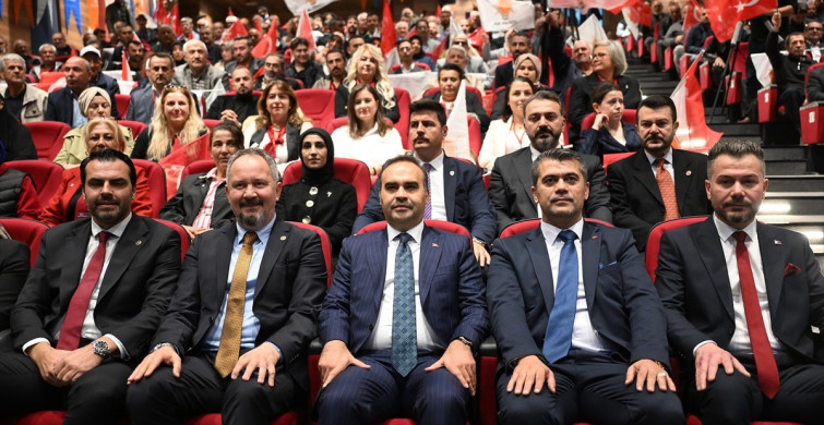 Sanayi ve Teknoloji Bakanı Kacır, AK Parti Saray Kongresi'nde Güçlü Türkiye Vurgusu Yaptı