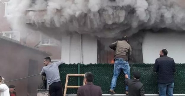 Sancaktepe'de 3 Katlı Binada Yangın Çıktı