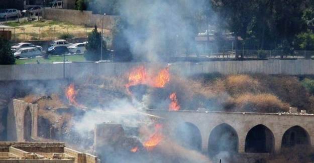 Şanlıurfa'da Tarihi Handa Korkutan Yangın