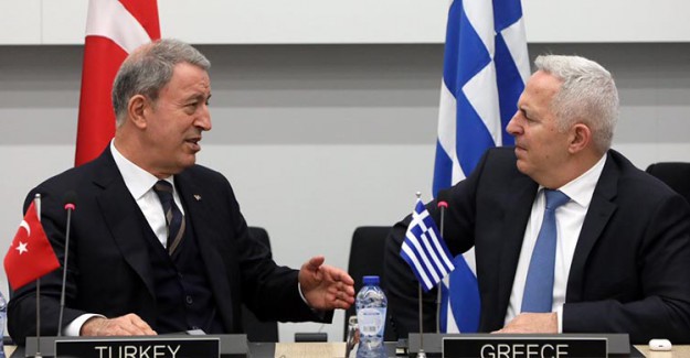 Savunma Bakanı Hulusi Akar Yunanistanlı Mevkidaşıyla Görüştü