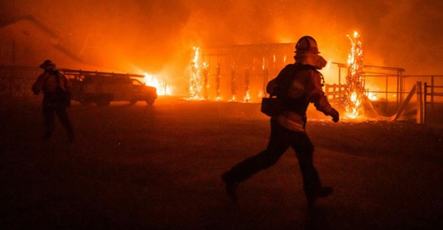 Şili'deki Yangınlarda 200'den Fazla Ev Küle Döndü