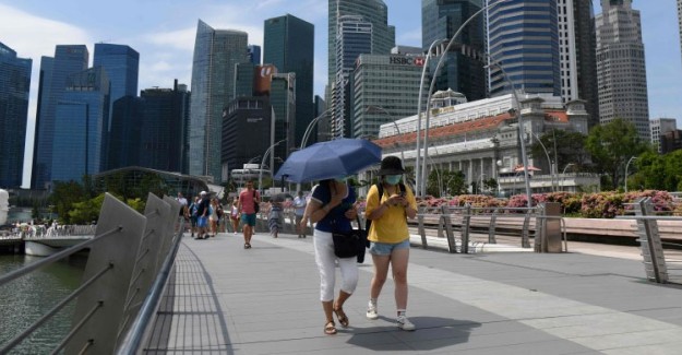 Singapur'da 20 Bin Kadar Yabancı İşçi Karantinaya Alındı