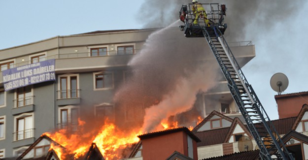 Şişli'de 9 Katlı Binada Çıkan Yangın Paniğe Neden Oldu