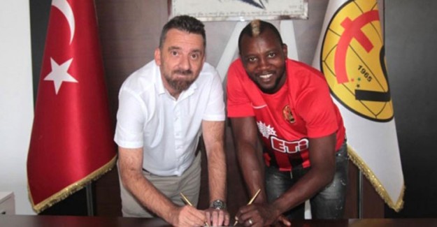 Sissoko Tekrardan Eskişehirspor'a İmza Attı 