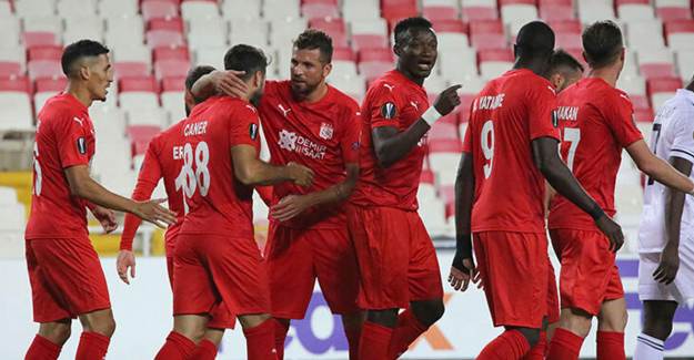 Sivasspor 2-0 Karabağ