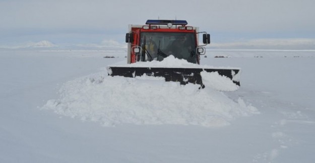 Sivas'ta Yoğun Kar Dolayısıyla 202 Köy Yolu Ulaşıma Kapandı