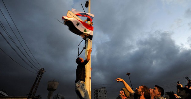 Son Dakika: Humus'ta Radikal Gruplar Bölgeden Kurşun Atmadan Ayrılıyor