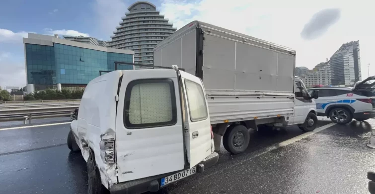 Son Dakika: TEM Otoyolu İSTOÇ Mevkiinde Zincirleme Trafik Kazası! 2 Ölü, 4 Yaralı