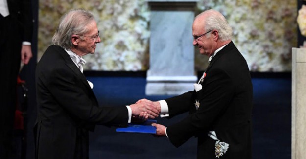 Soykırım Destekçisi Peter Handke Nobel Edebiyat Ödülü'nü Teslim Aldı