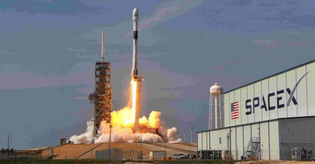 SpaceX 10 Yeni Haberleşme Uydusunu Uzaya Fırlattı
