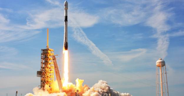 SpaceX, 60 Starlink Uydusunun Fırlatılışını İptal Etti 