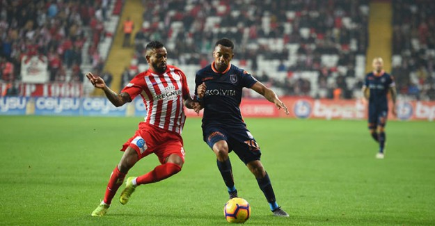 Spor Toto Süper Lig 22. Hafta: Antalyaspor 0-1 Medipol Başakşehir (Maç Sonucu)