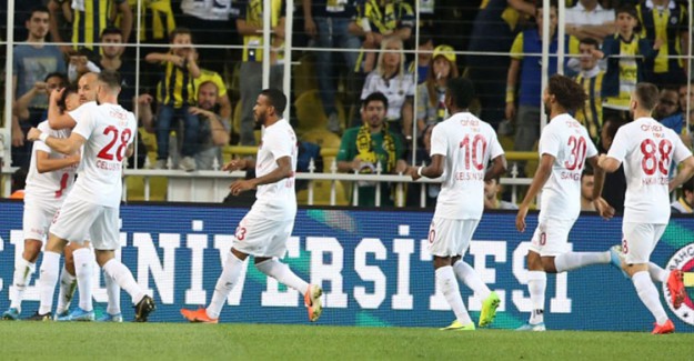 Spor Toto Süper Lig 7. Hafta: Fenerbahçe 0-1 Antalyaspor (Maç Sonucu)