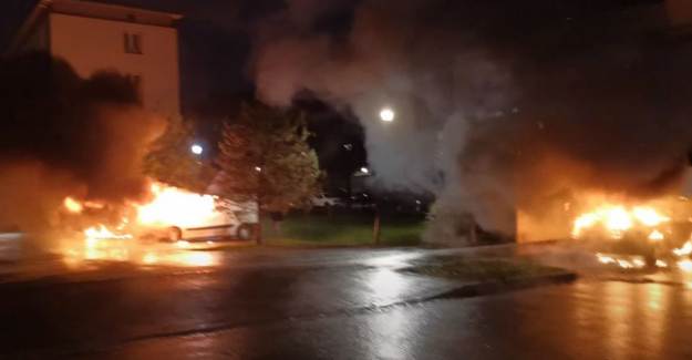 Strazburg'da 30 Araç Kundaklandı!