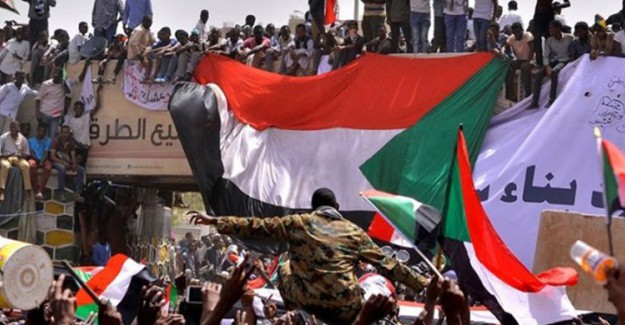 Sudan İstihbarat Başkanı Salah Kuş Görevi Bıraktı