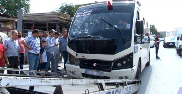 Sultangazi'deki Kazada Facianın Eşiğinden Dönüldü: 1'i Çocuk 9 Yaralı