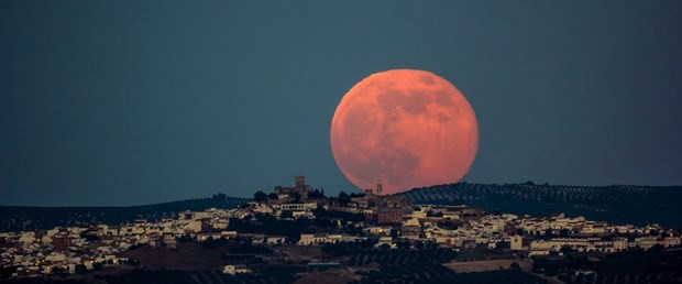 'Süper Ay Tutulması' İçin Son Saatler! İşte Türkiye'den Görülecek Saat