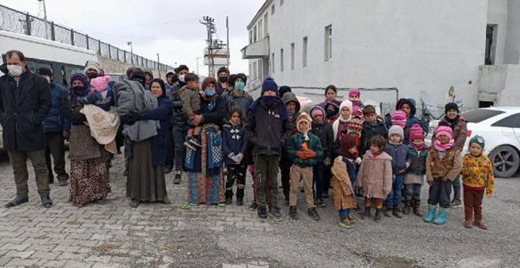 Suriyeli 59 Kaçak Göçmen İran'a Geçmeye Çalışırken Yakalandı