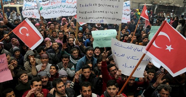 Suriyeliler Türk Askerine Destek İçin Gösteri Düzenledi