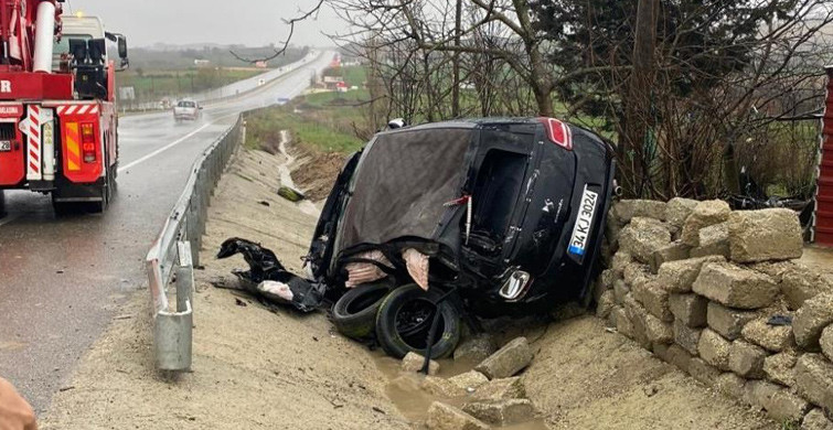 Taklalar Atıp Devrilen Otomobil Hurdaya Döndü: 4 Yaralı