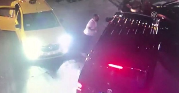 Taksi Şoförü UBER Aracına Saldırdı