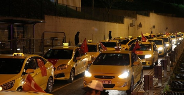 Taksicilerden Türk Askerine Destek