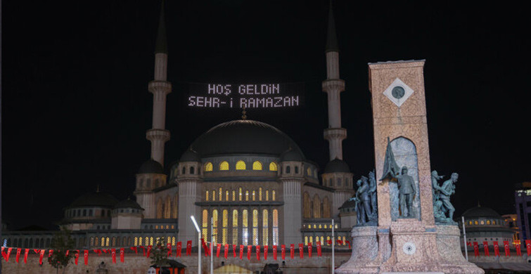 Taksim Camii’sinin İlk Ramazan Mahyası Asıldı