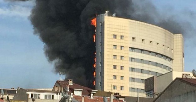 Taksim İlkyardım Hastanesi'nde Yangın Çıktı, Tüm Hastalar Tahliye Edildi