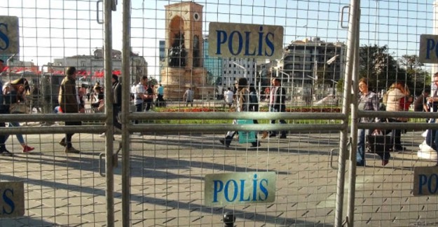Taksim Meydanı 1 Mayıs Öncesi Bariyerlerle Kapatıldı