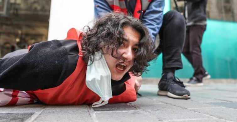 Taksim'e Yürümek İsteyen Provokatörler Gözaltına Alındı